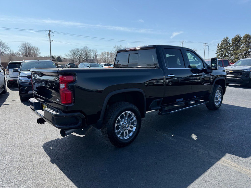 Used 2024 Chevrolet Silverado 3500 LTZ w/ LTZ Plus Package image 4
