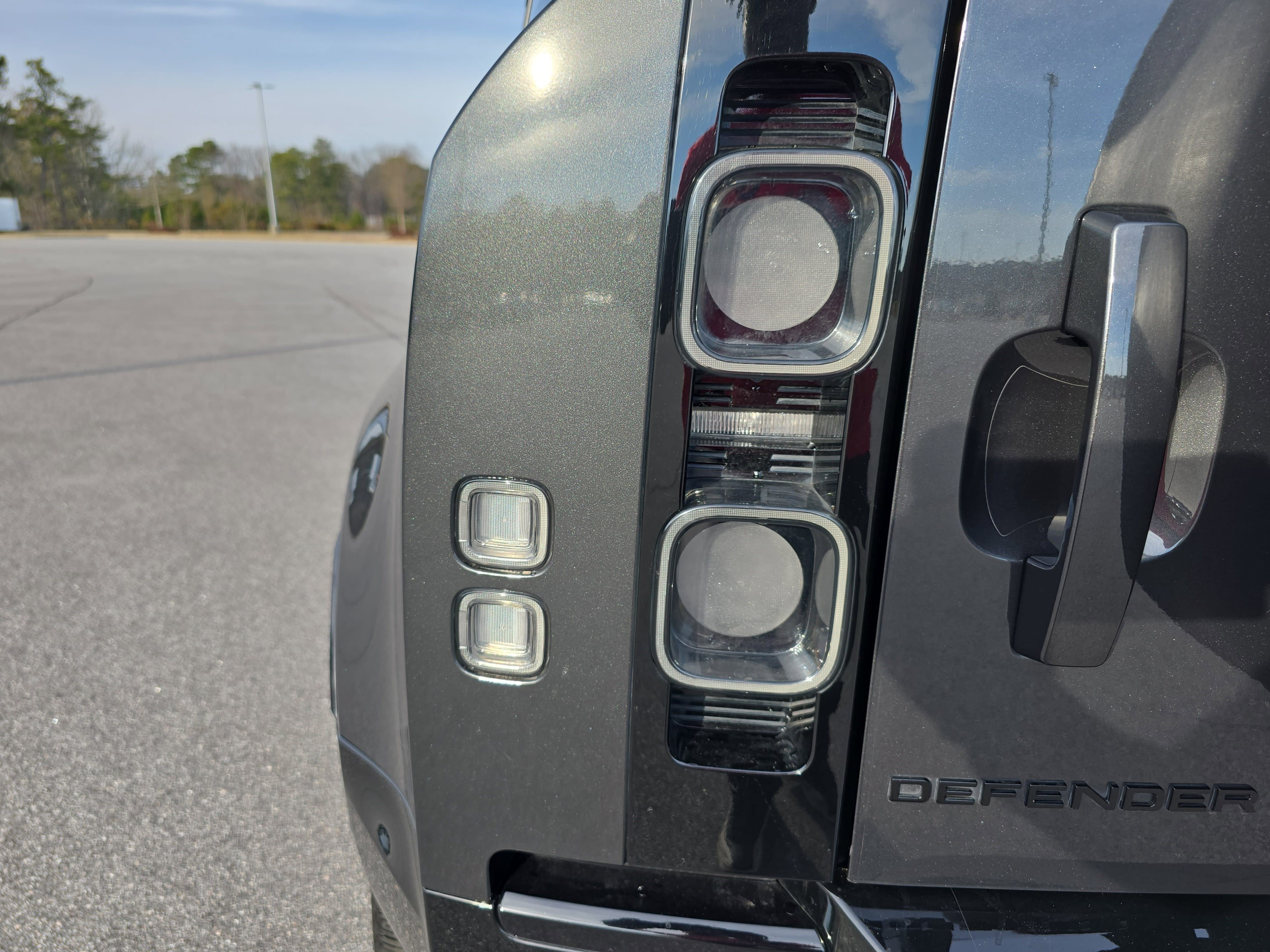 Used 2023 Land Rover Defender 110 V8 image 35