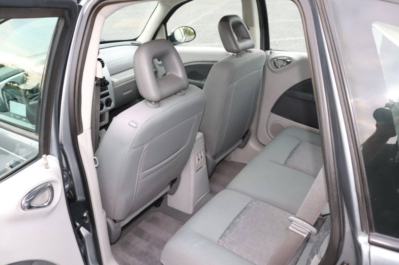 Used 2009 Chrysler PT Cruiser FWD image 22