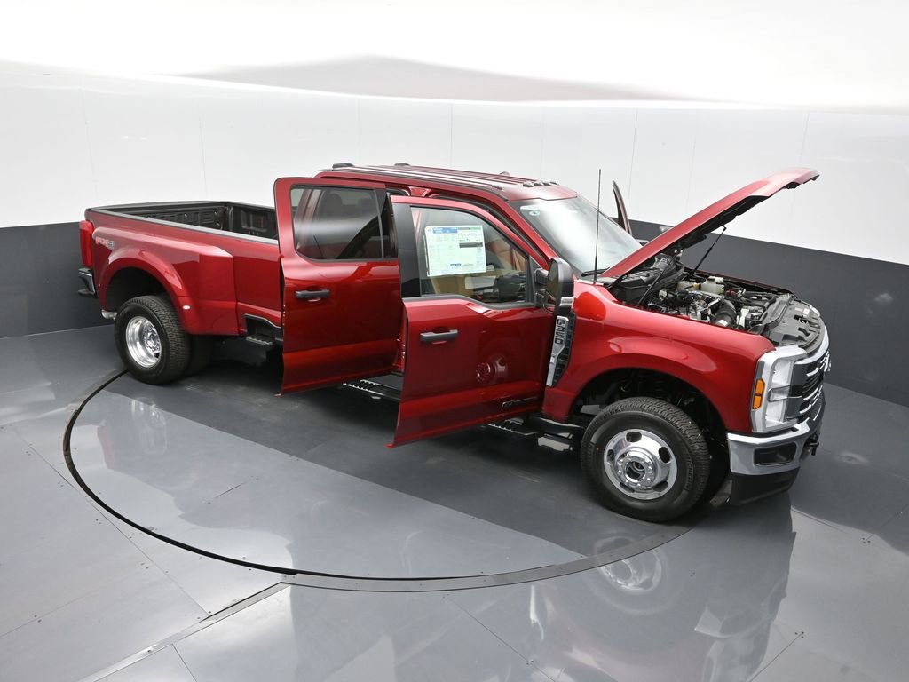 New 2025 Ford F350 XLT w/ FX4 Off-Road Package image 27