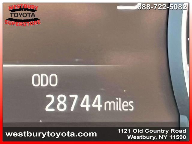 Used 2023 Toyota Highlander XLE AWD/4WD image 29