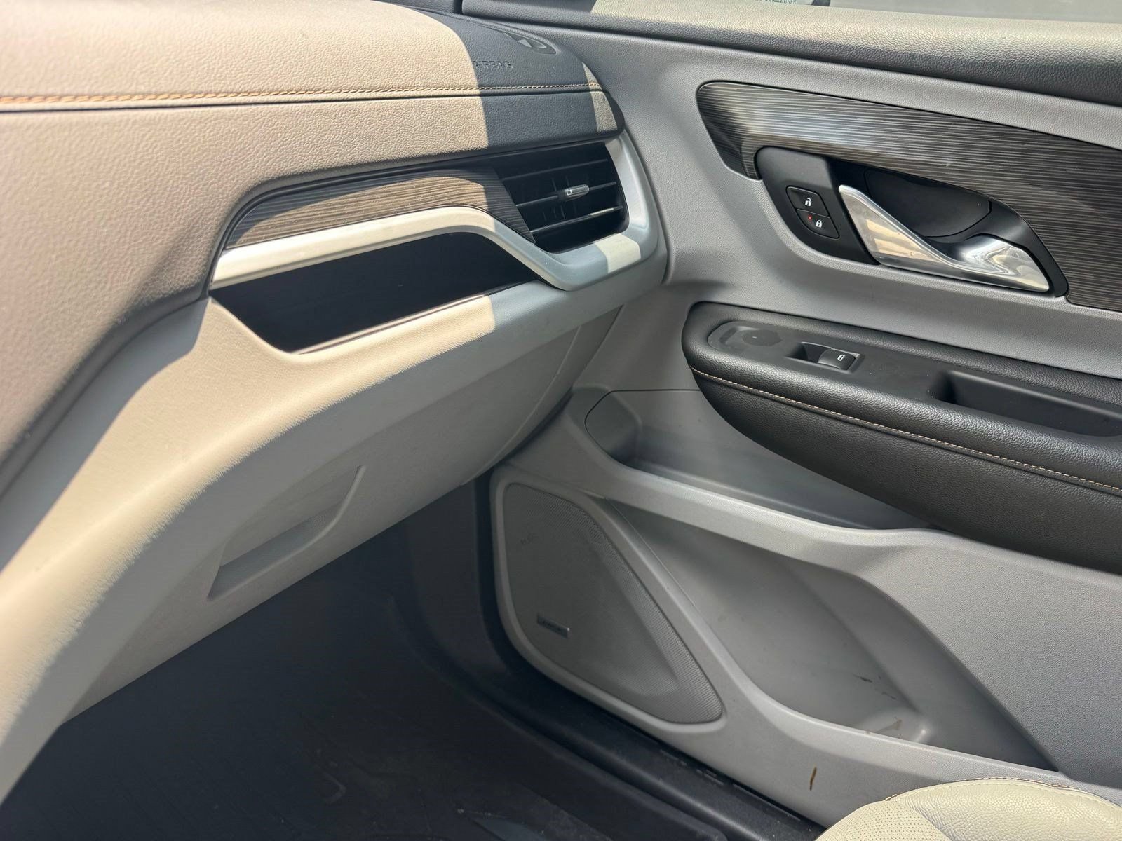 Certified 2021 GMC Terrain SLT w/ Infotainment Package II FWD image 19