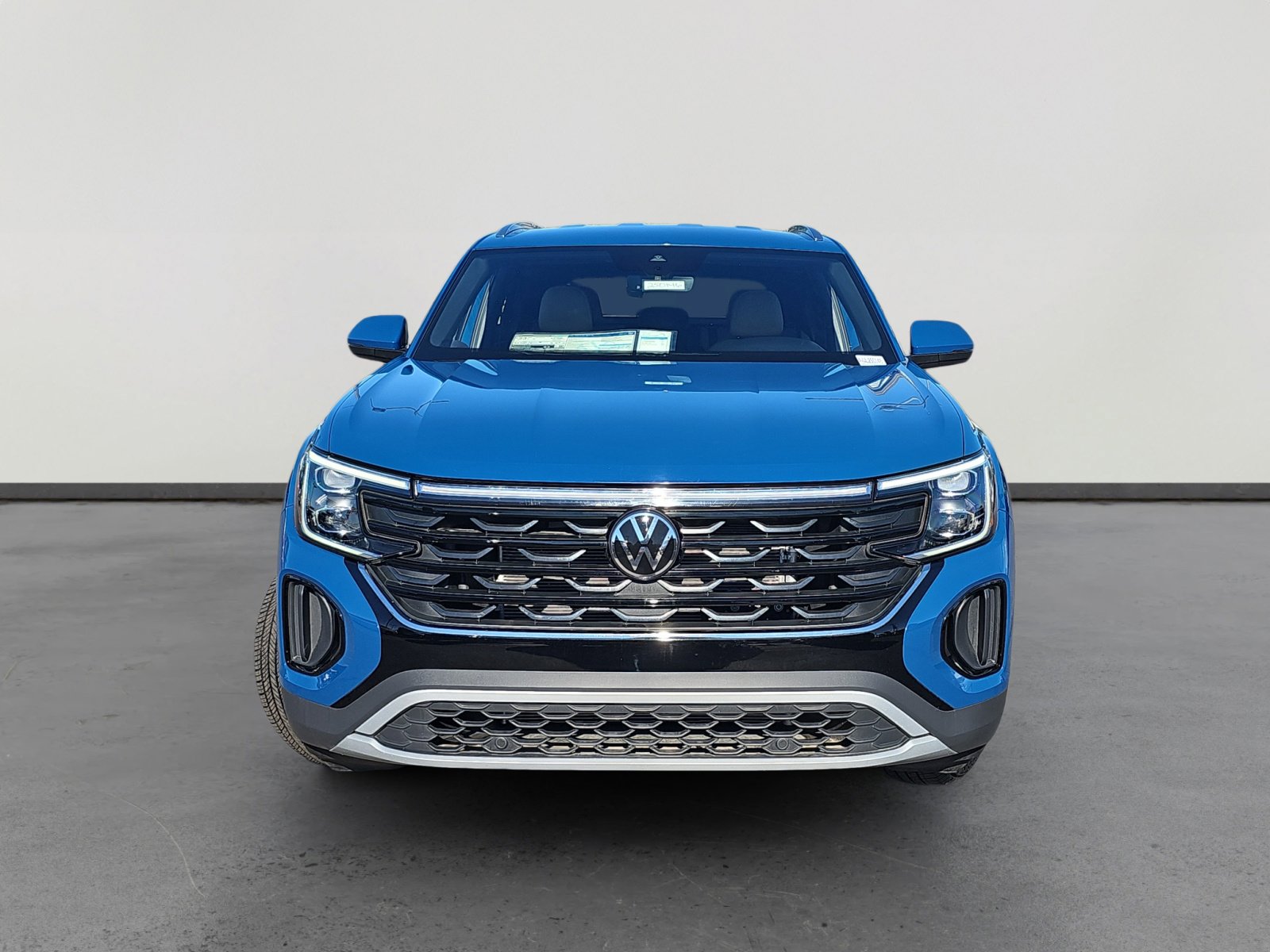 Certified 2025 Volkswagen Atlas Cross Sport SE image 8