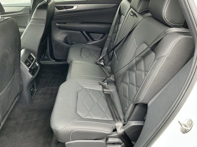 Used 2025 Volkswagen Atlas Cross Sport SE image 13