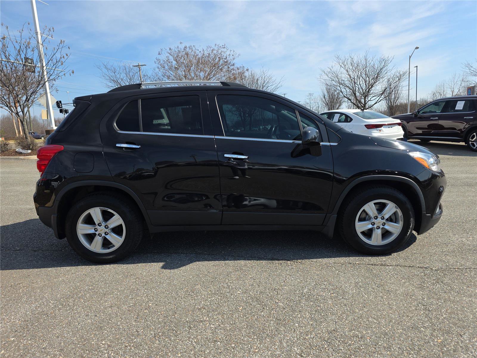 Used 2020 Chevrolet Trax LT w/ Driver Confidence Package image 3