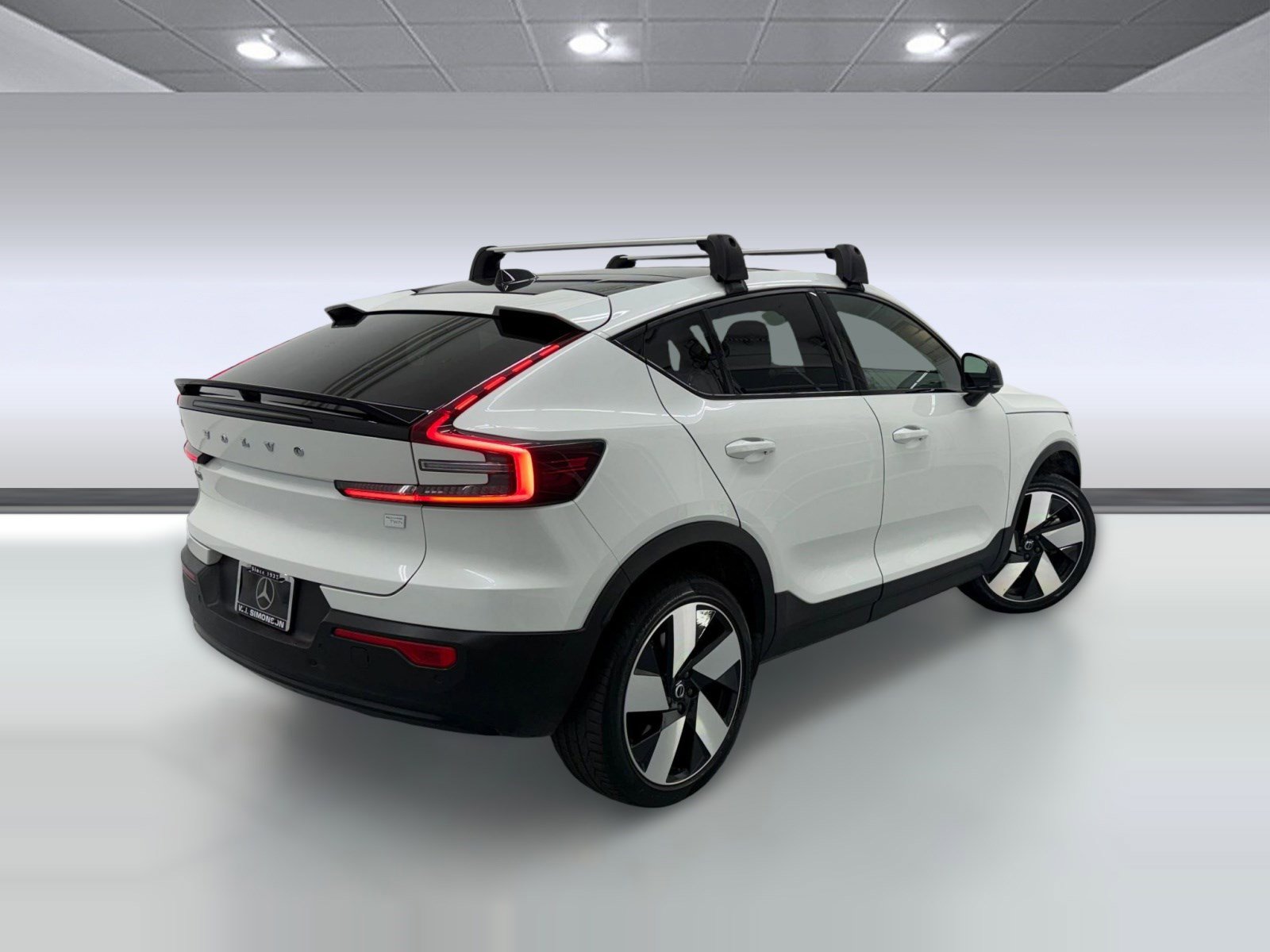 Used 2023 Volvo C40 P8 Recharge Ultimate image 8