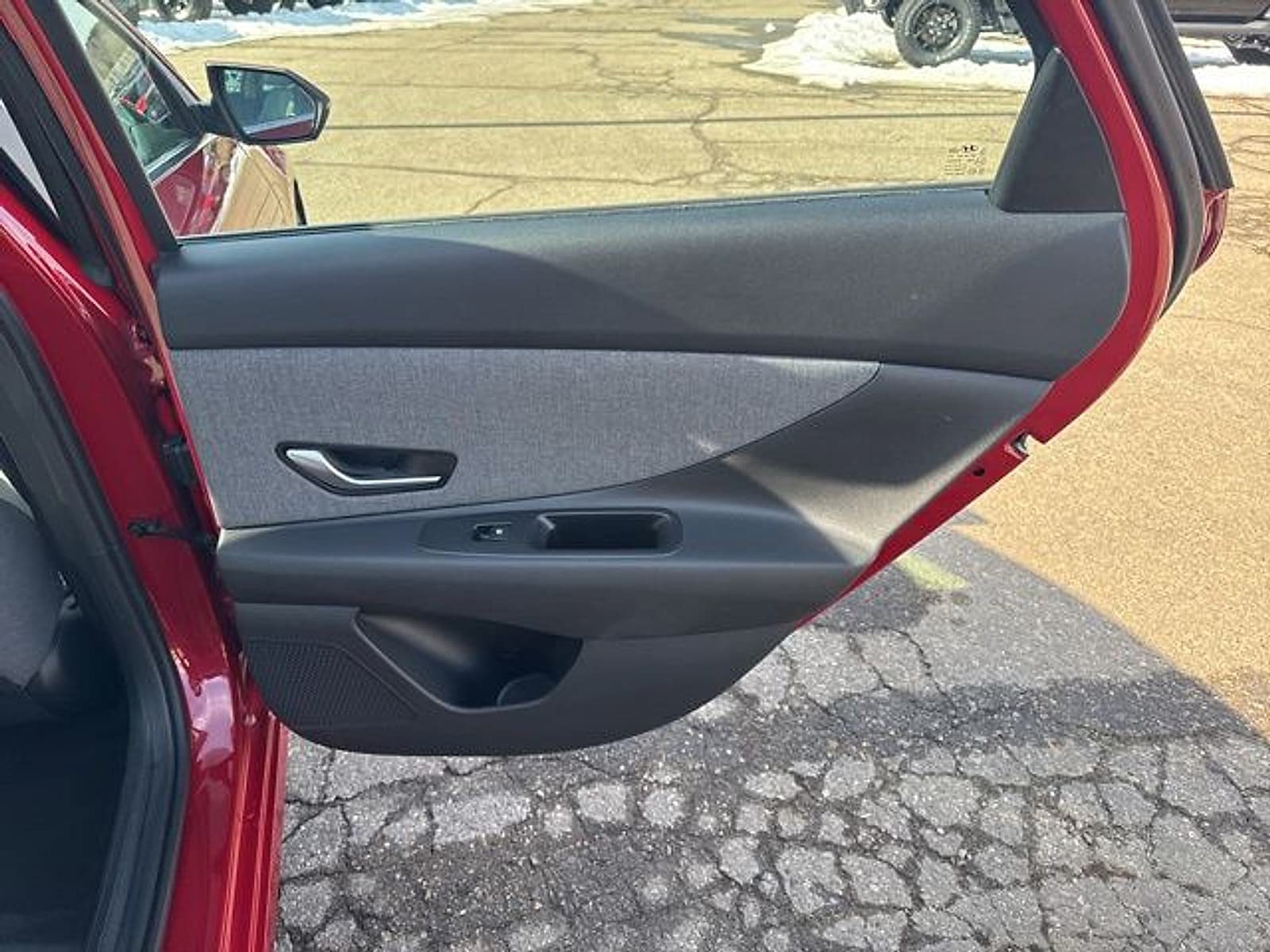 Used 2023 Hyundai Elantra Limited w/ Cargo Package FWD image 18