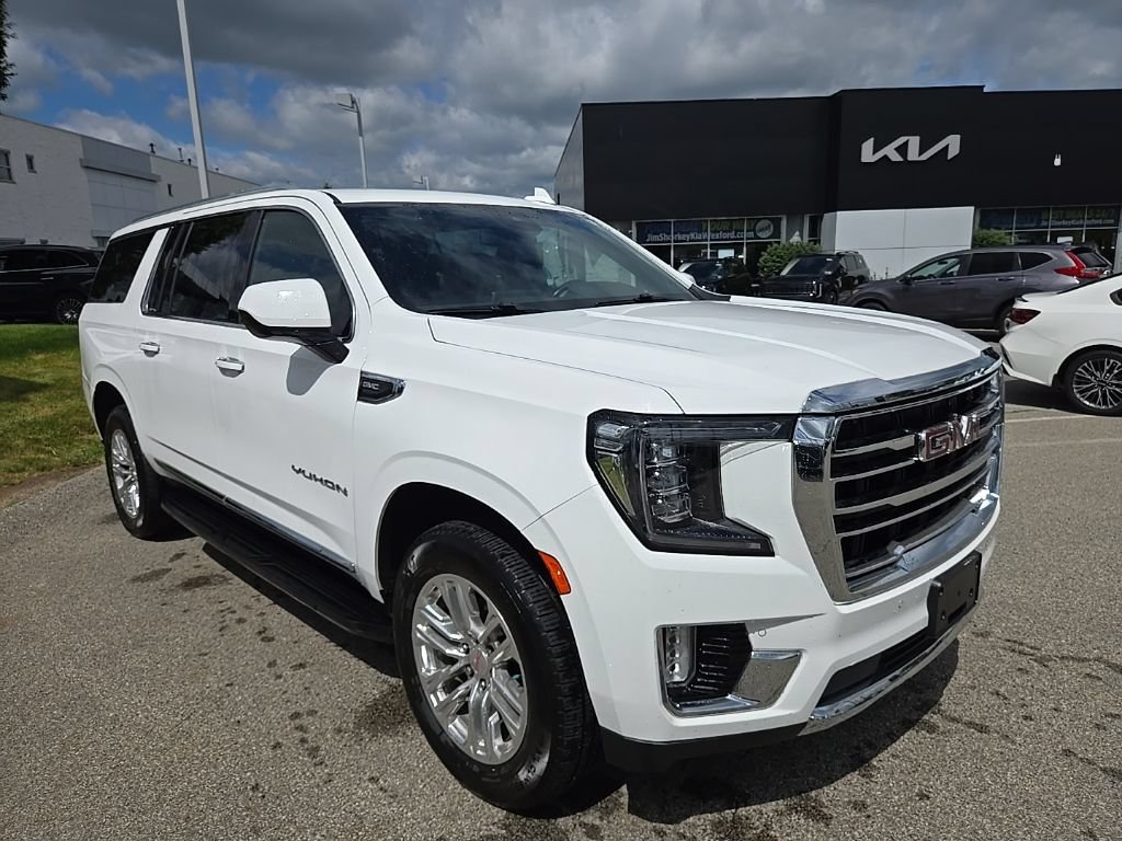 Used 2023 GMC Yukon XL SLT AWD/4WD image 1