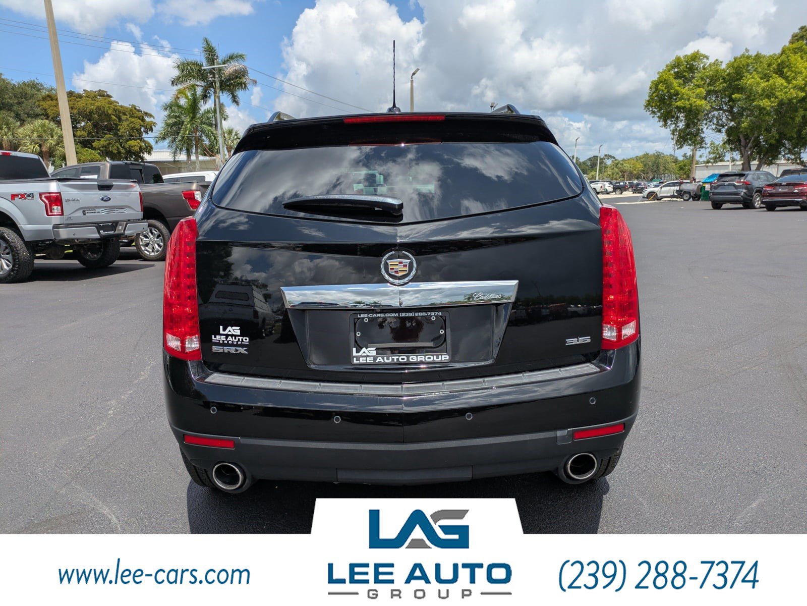 Used 2015 Cadillac SRX Luxury w/ Driver Awareness Package FWD image 4