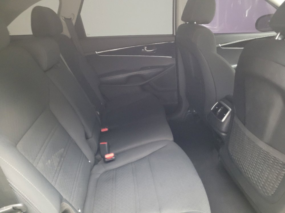 Used 2019 Kia Sorento FWD image 19