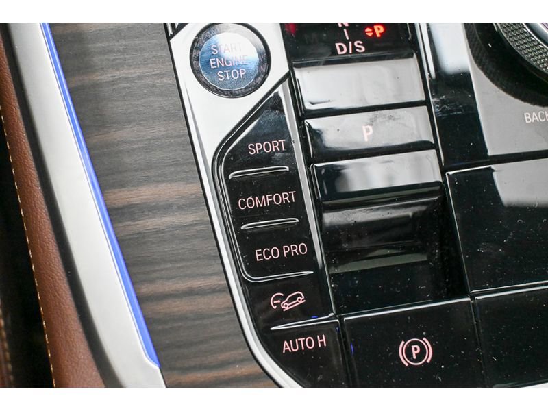 Used 2025 BMW X7 xDrive40i w/ Executive Package image 54