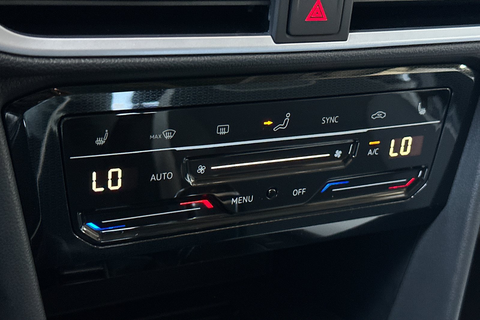 New 2026 Volkswagen Taos SE FWD image 18