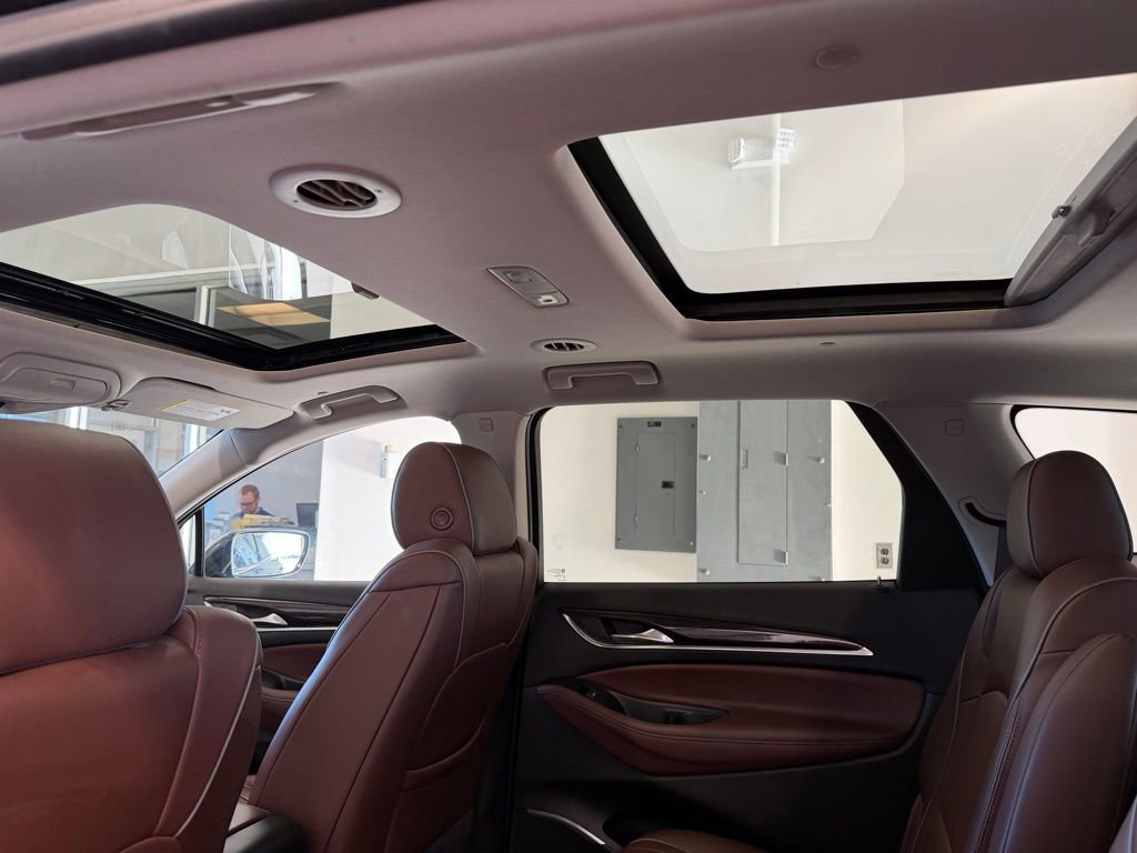 Used 2021 Buick Enclave Avenir w/ Avenir Technology Package image 28