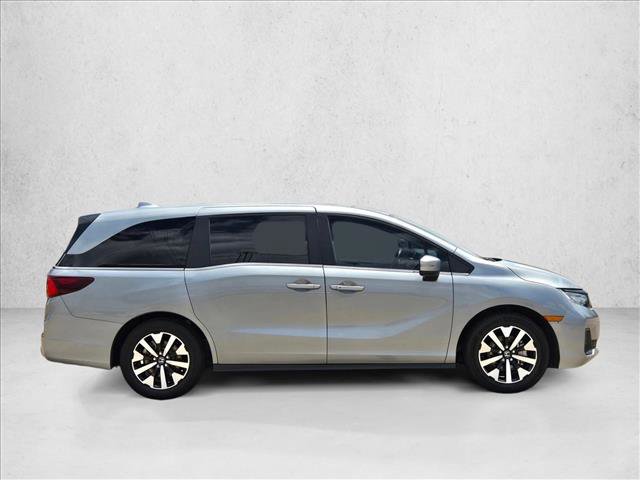 Used 2025 Honda Odyssey EX-L image 4