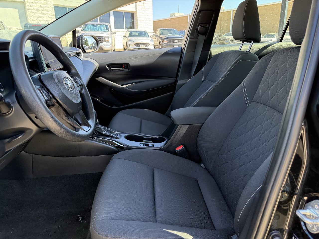 Used 2025 Toyota Corolla LE FWD image 25