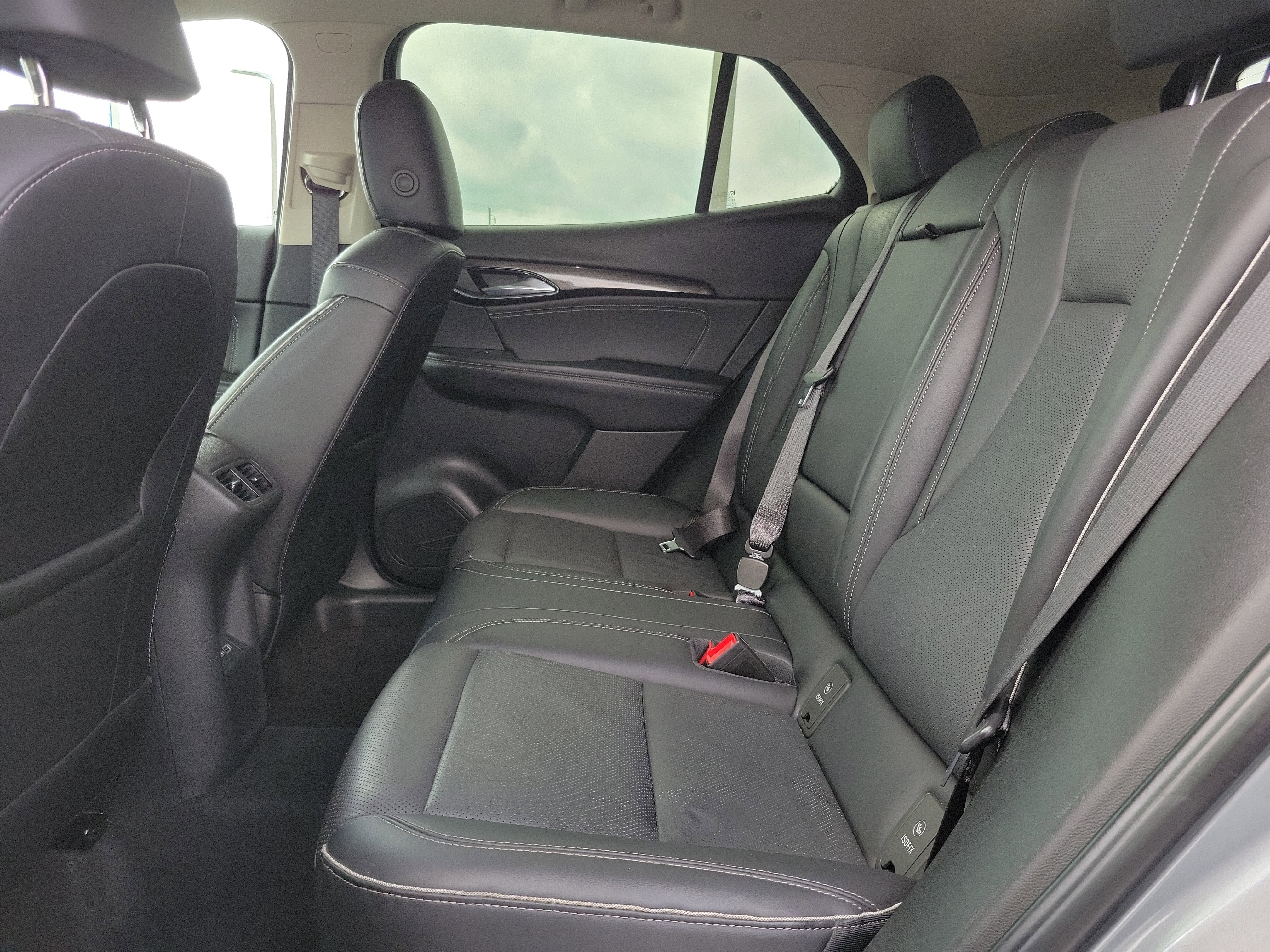 Used 2023 Buick Envision Essence image 12