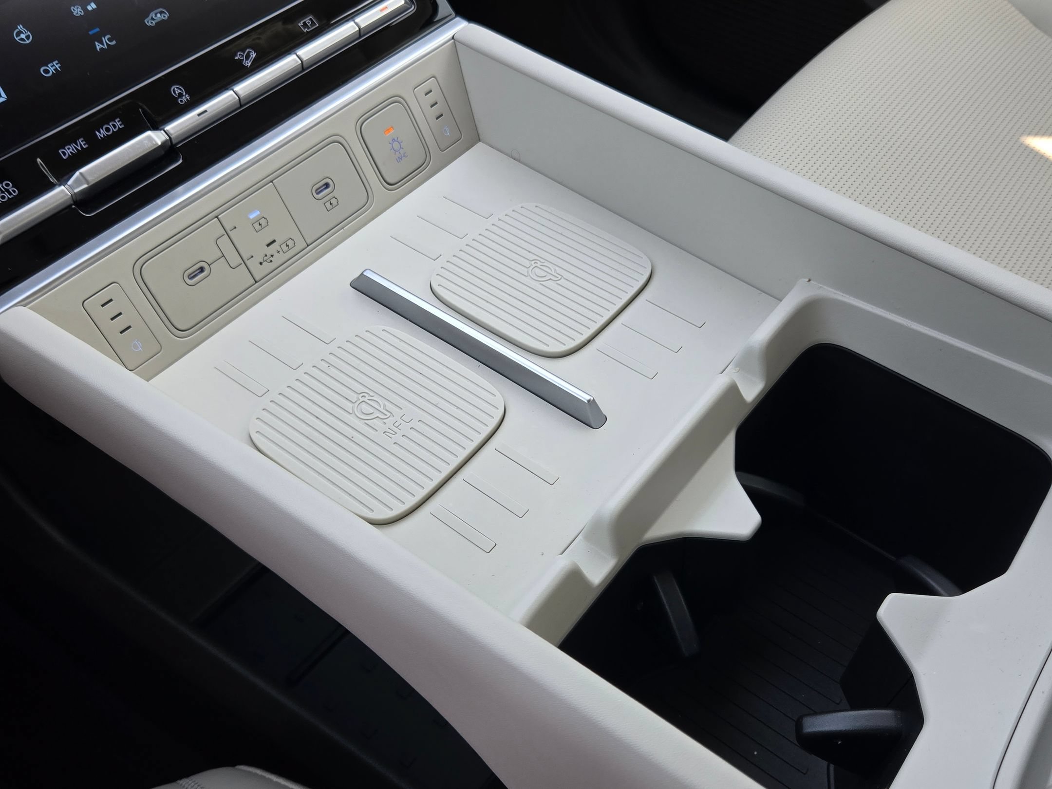 Used 2025 Hyundai Santa Fe Calligraphy FWD image 30