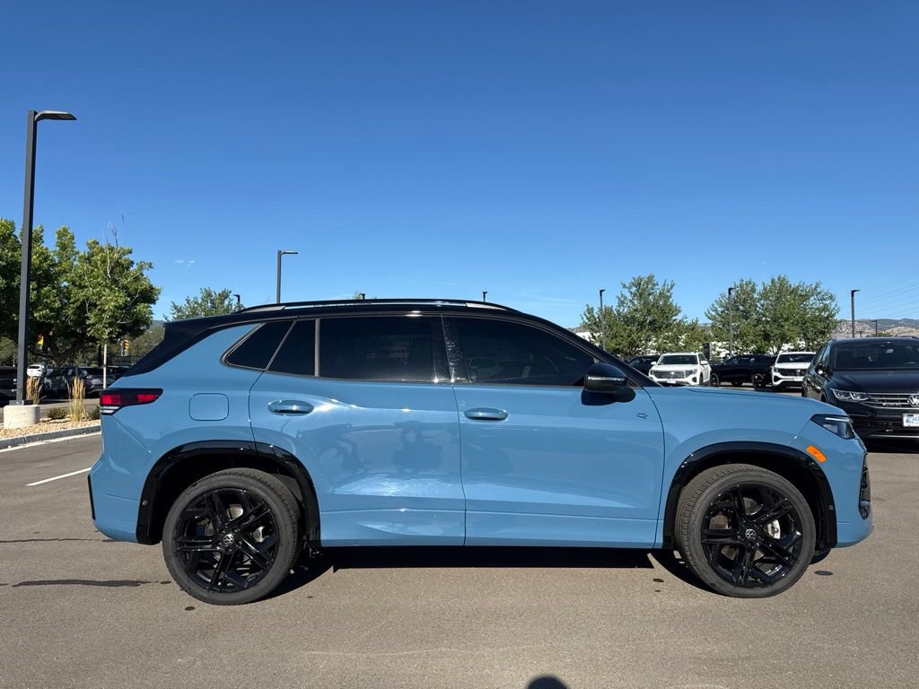 Certified 2025 Volkswagen Tiguan SE R-Line AWD/4WD image 7