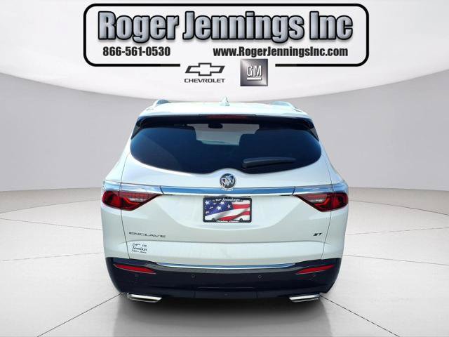 Used 2023 Buick Enclave Essence w/ Sport Touring Edition FWD image 4