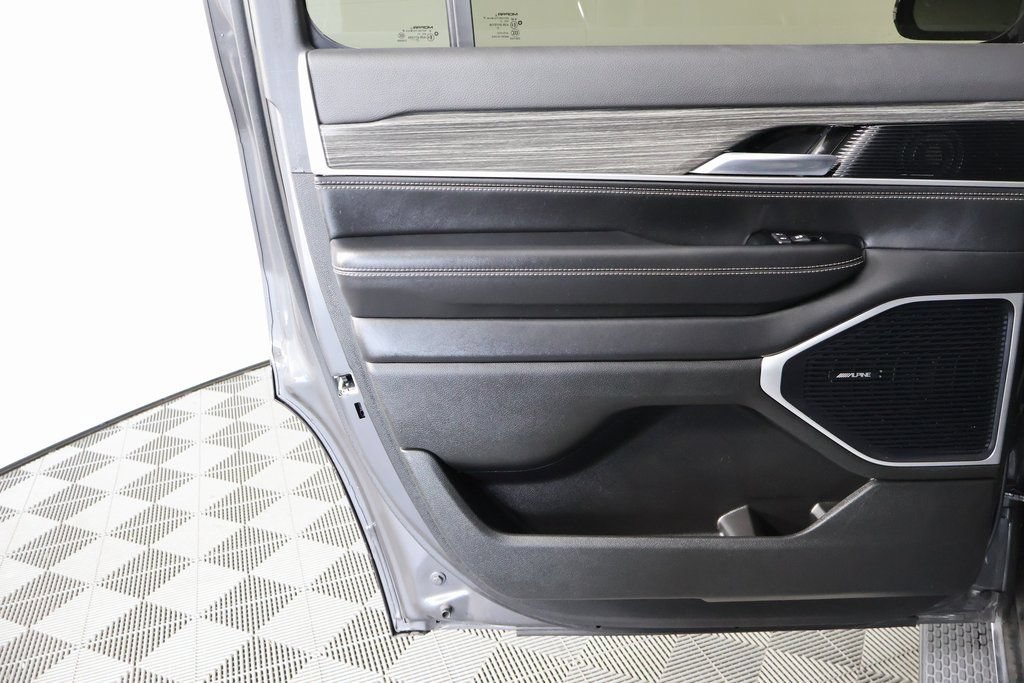 Used 2022 Jeep Wagoneer Series II AWD/4WD image 13