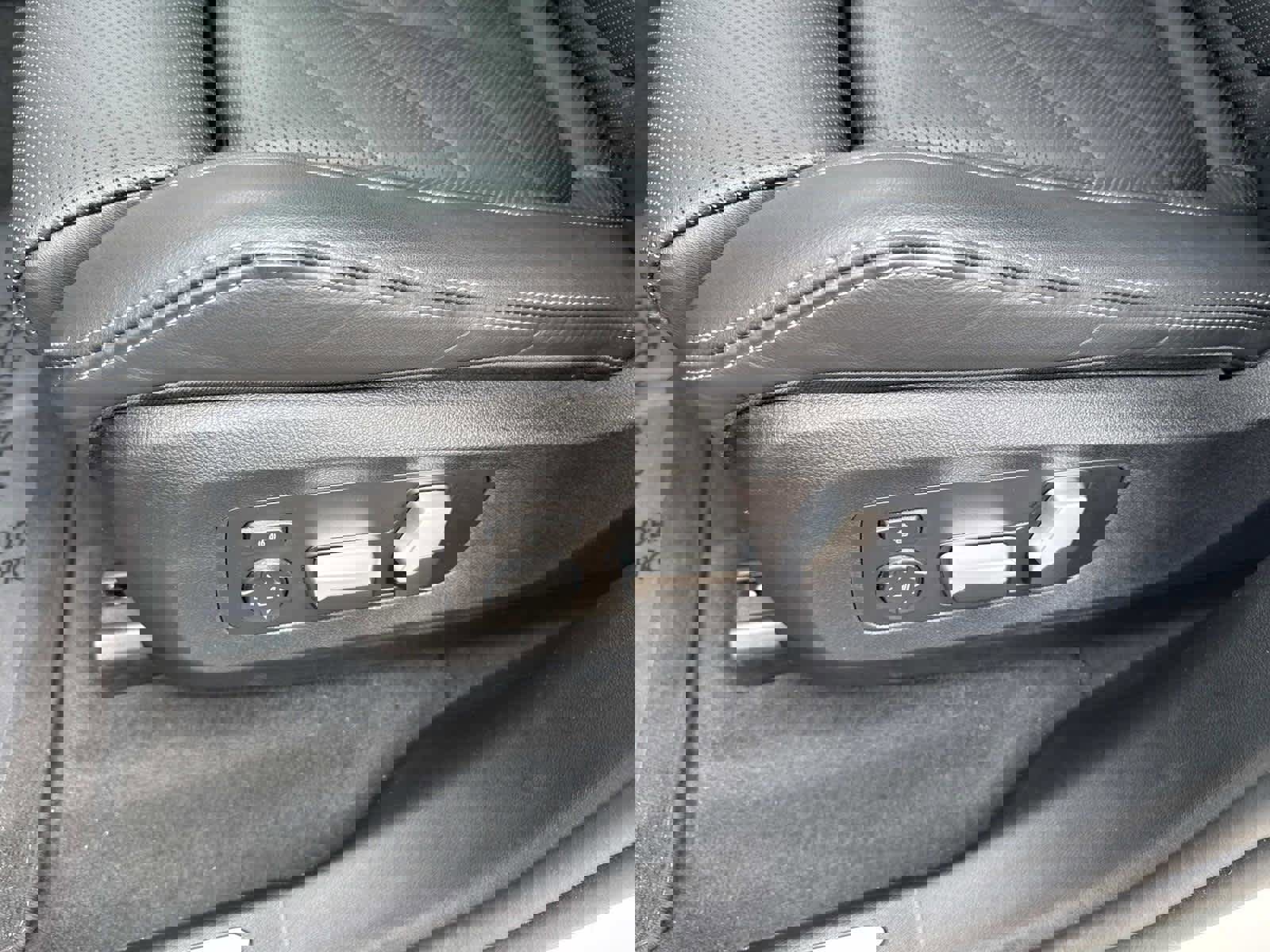 Certified 2025 BMW X5 xDrive50e image 18