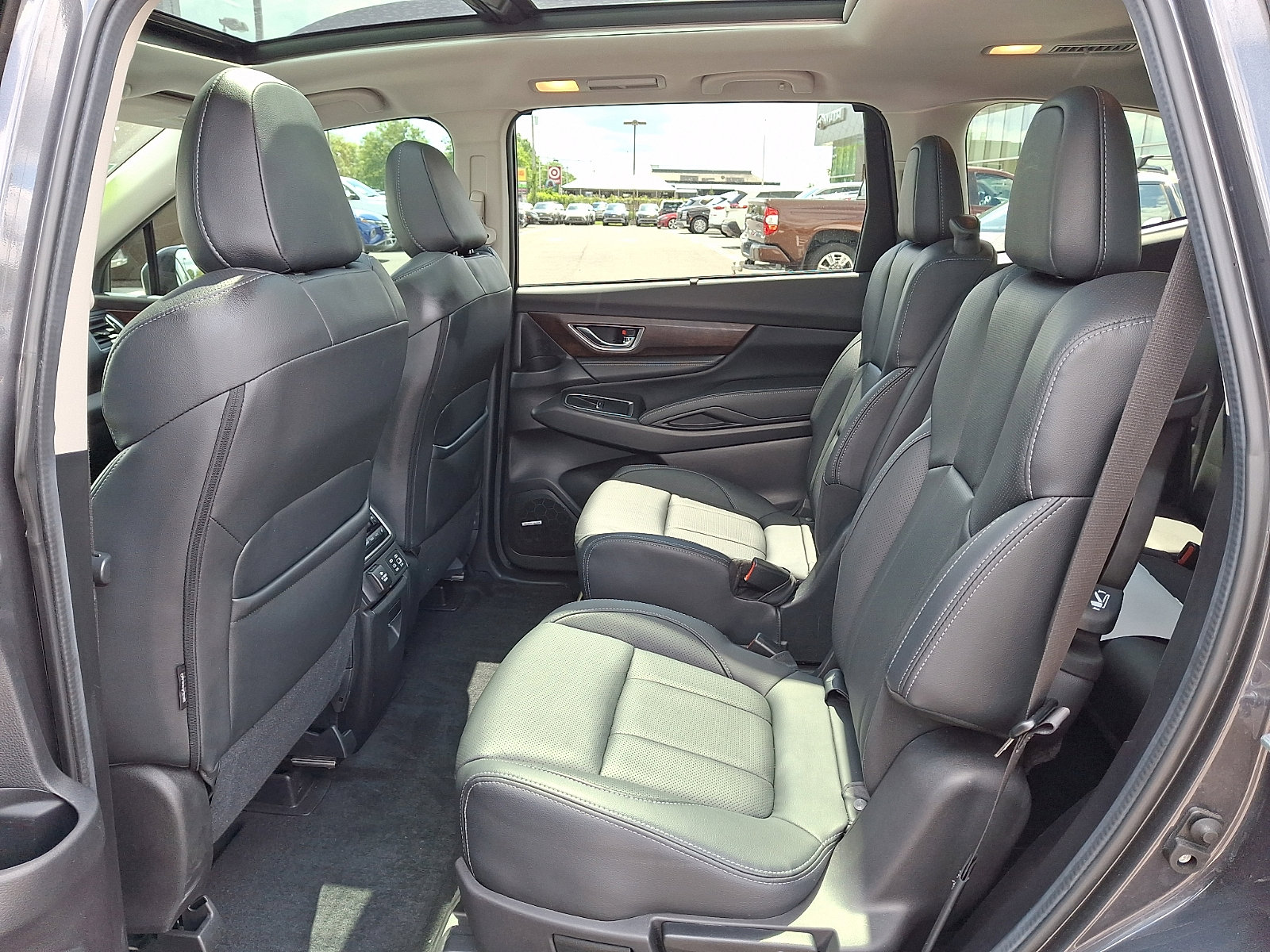 Used 2023 Subaru Ascent Touring AWD/4WD image 11