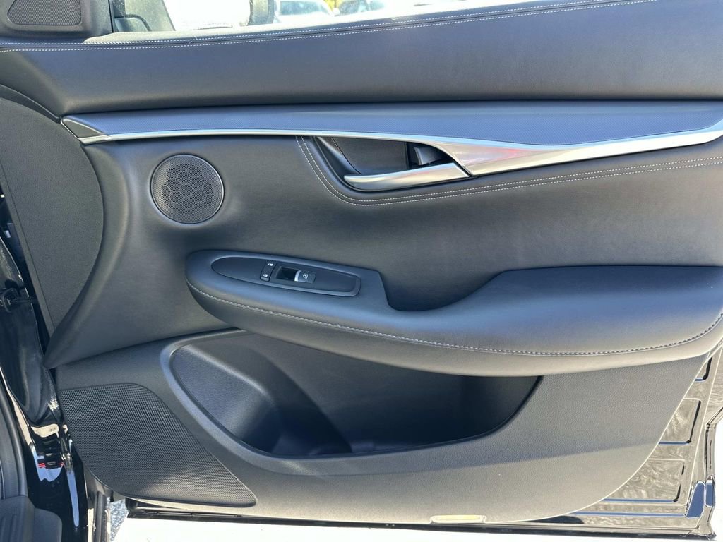 Certified 2025 INFINITI QX55 Luxe image 37