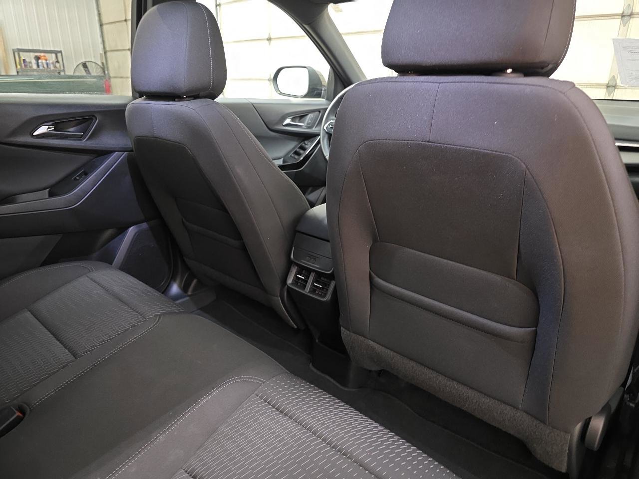 Used 2025 Chevrolet Equinox LT image 44