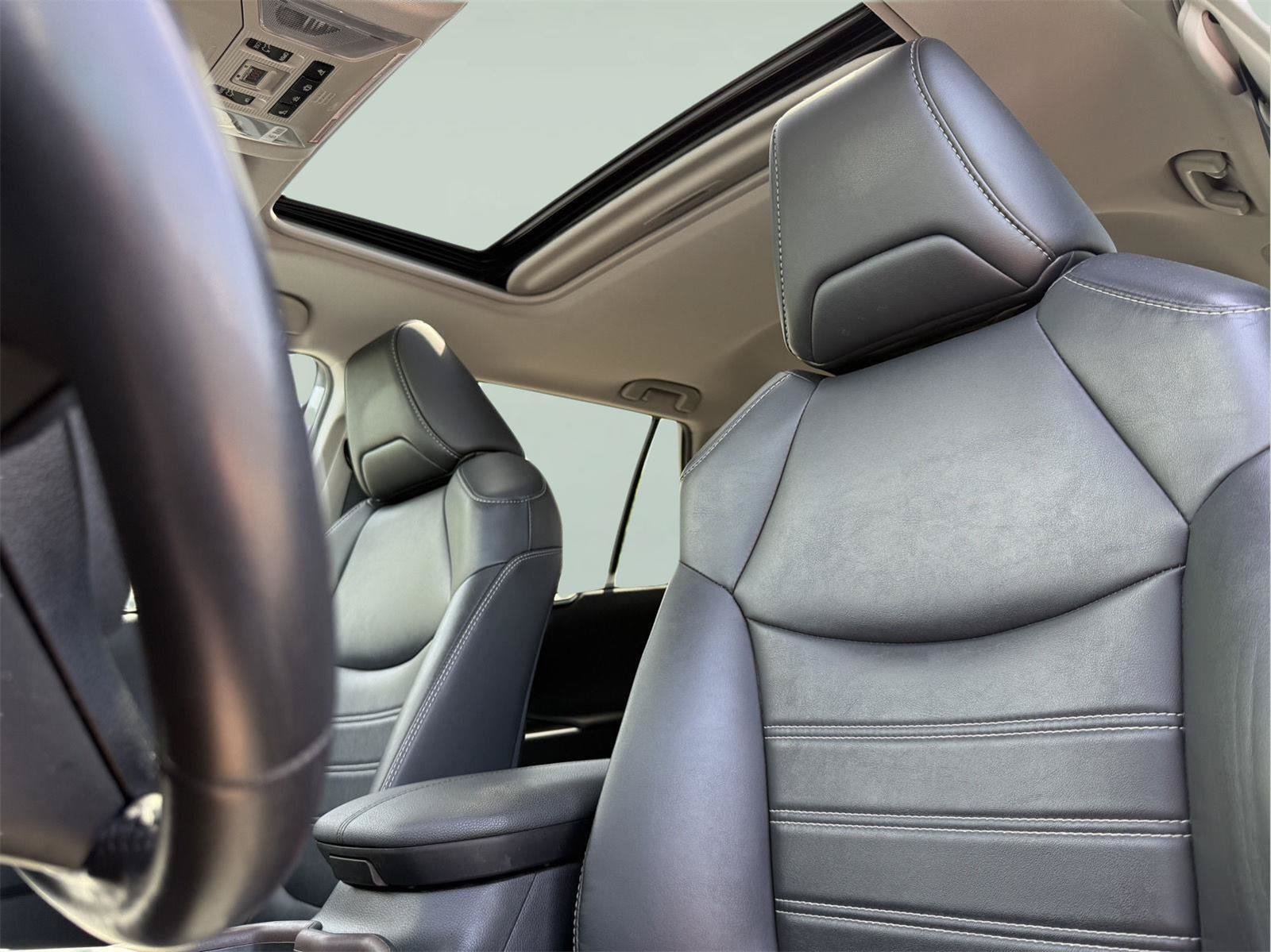 Used 2019 Toyota RAV4 Limited w/ Carpet Mat Package AWD/4WD image 13