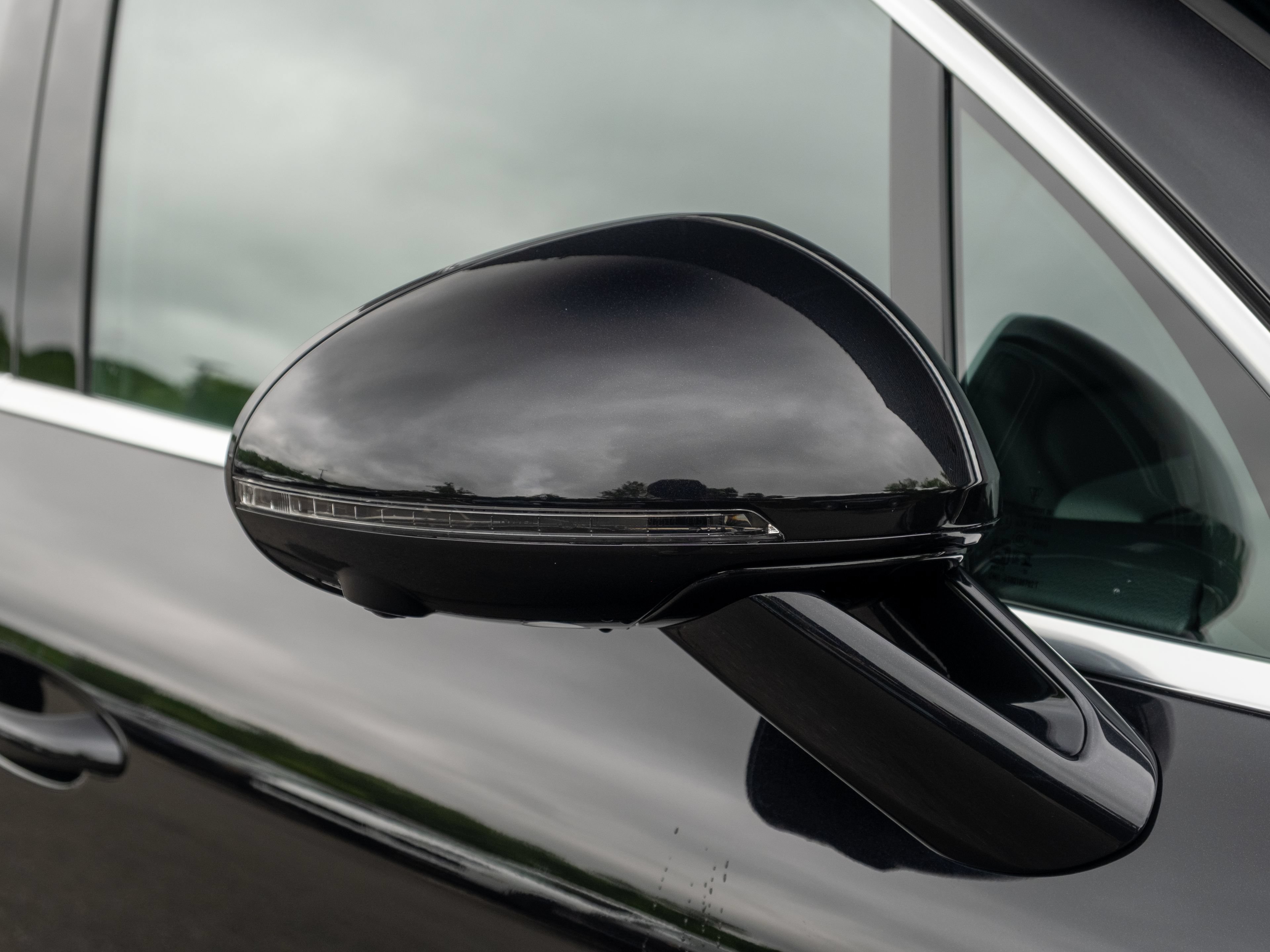 Certified 2025 Porsche Macan S AWD/4WD image 17