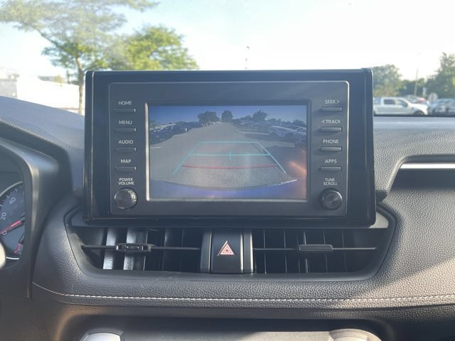 Used 2019 Toyota RAV4 LE w/ Carpet Mat Package AWD/4WD image 18