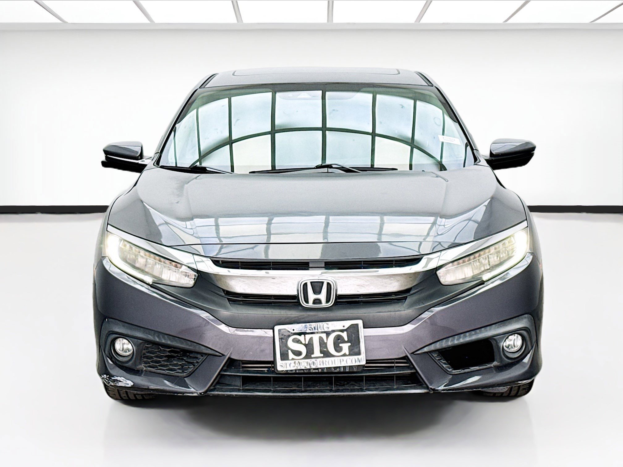 Used 2016 Honda Civic Touring image 2
