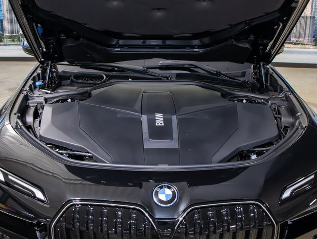 New 2025 BMW i7 xDrive60 image 5