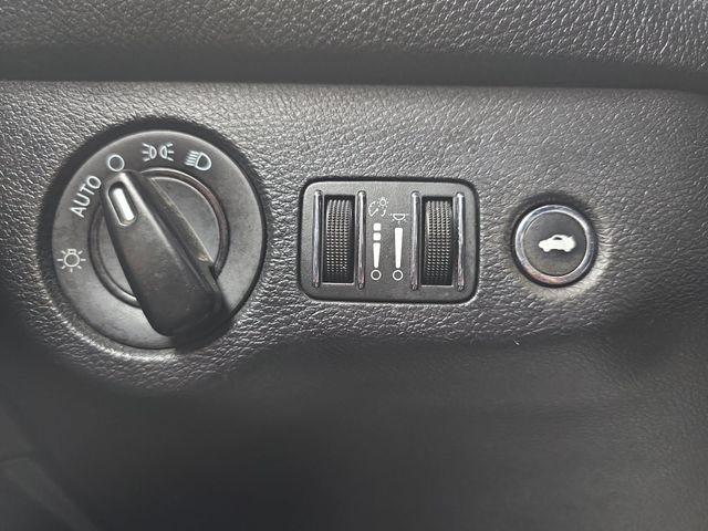 Used 2019 Dodge Challenger SXT RWD image 37