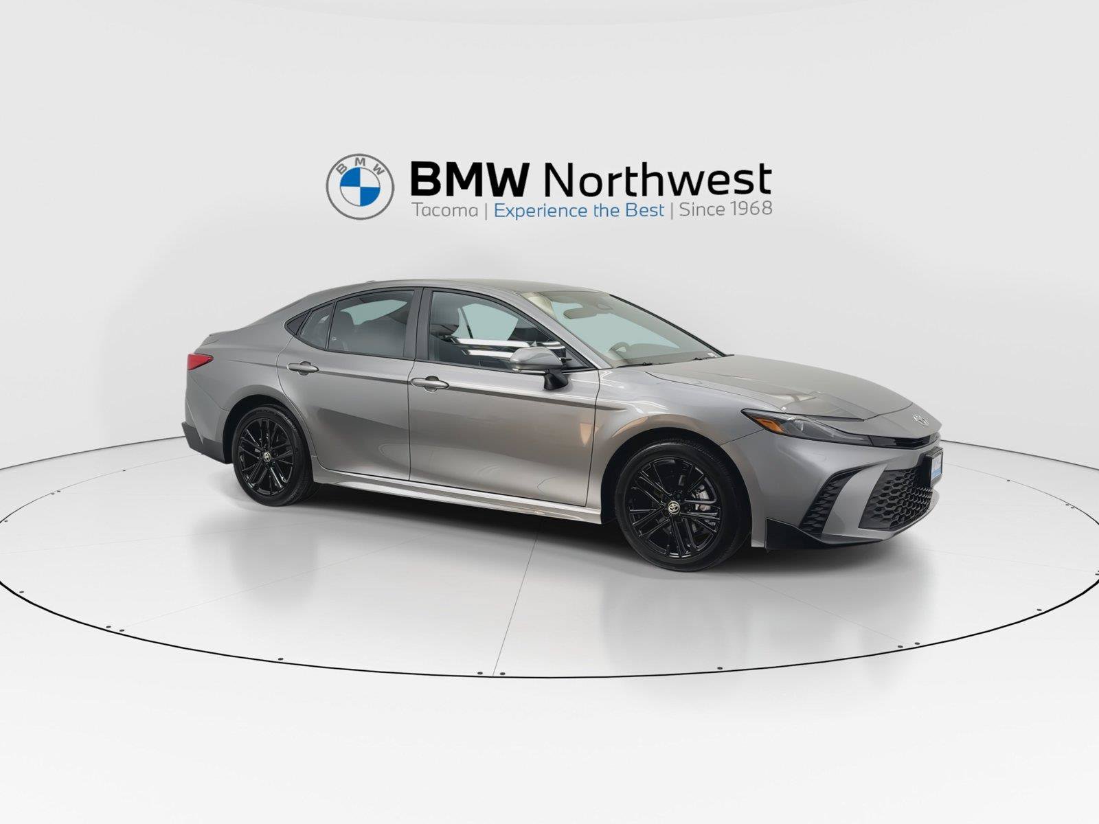 Used 2025 Toyota Camry SE AWD/4WD image 6