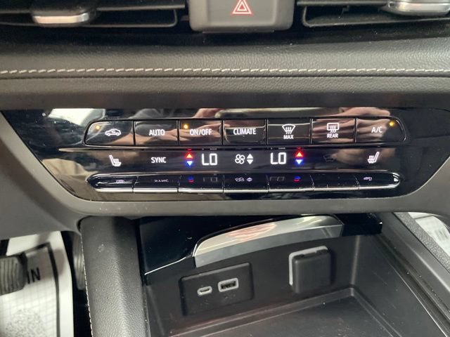 Used 2022 Buick Envision Preferred FWD image 25
