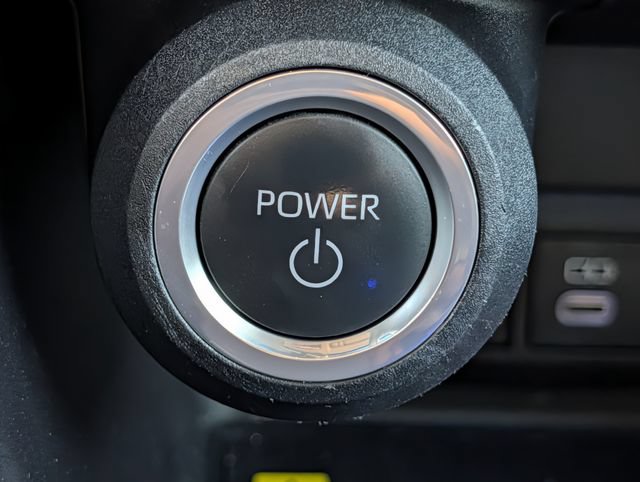Certified 2023 Toyota Venza LE AWD/4WD image 19