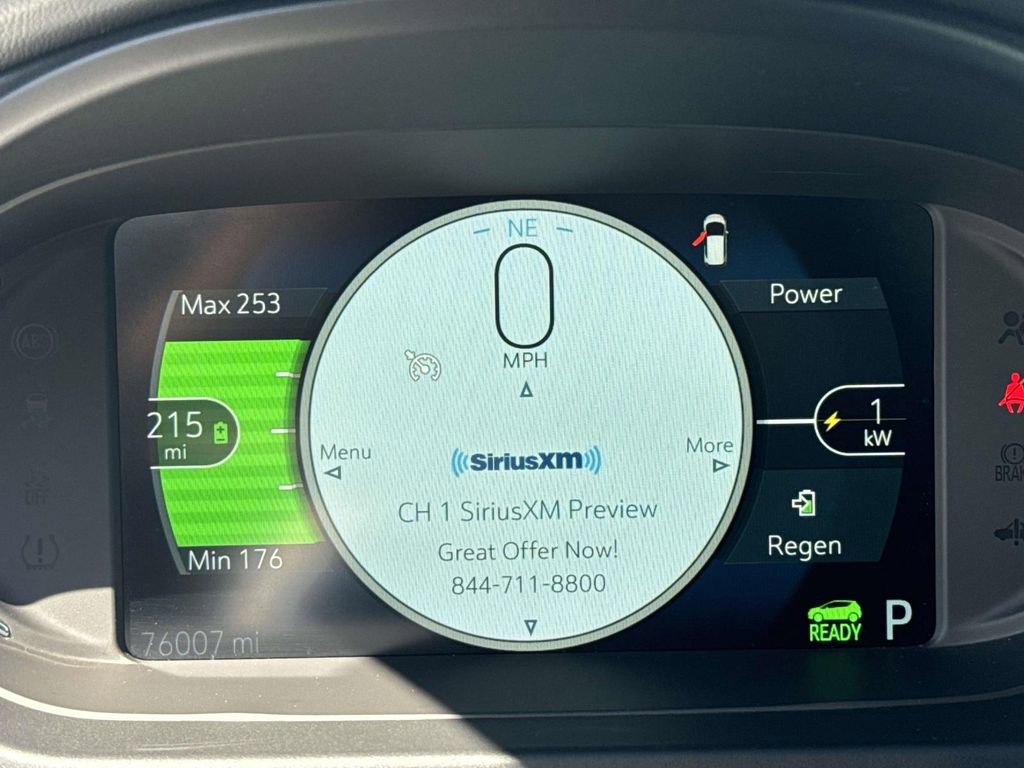 Used 2020 Chevrolet Bolt Premier w/ Infotainment Package FWD image 26