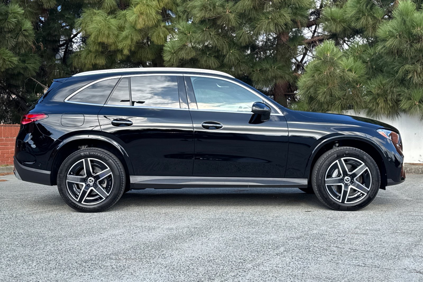 Certified 2026 Mercedes-Benz GLC 300 image 3