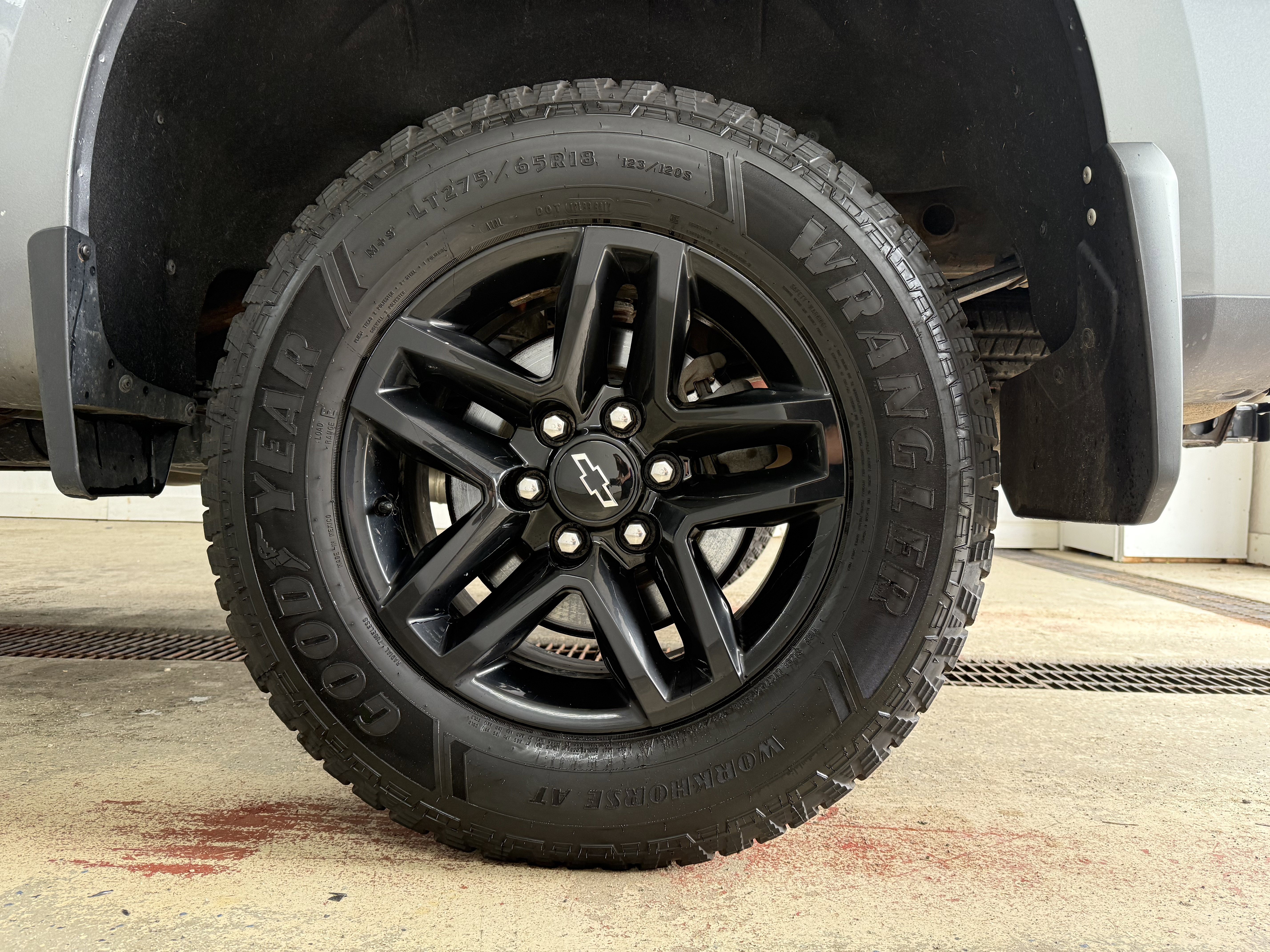 Used 2021 Chevrolet Silverado 1500 LT Trail Boss w/ Bed Protection Package image 9