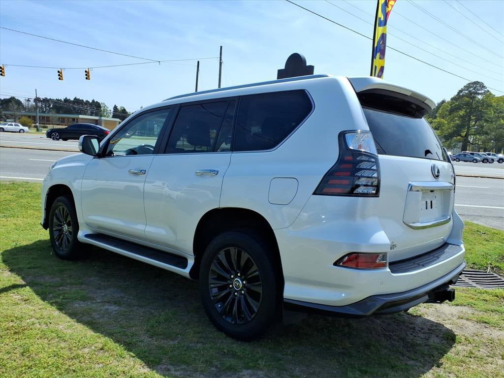 Used 2023 Lexus GX 460 Luxury w/ Sport Design Package AWD/4WD image 4