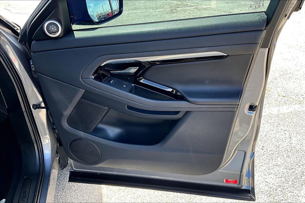 Used 2023 Land Rover Range Rover Evoque S image 25