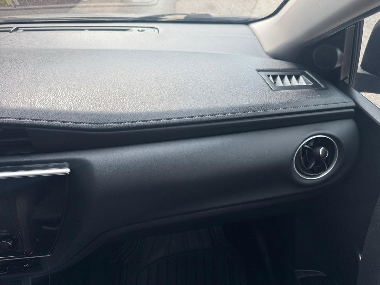 Used 2019 Toyota Corolla LE FWD image 20