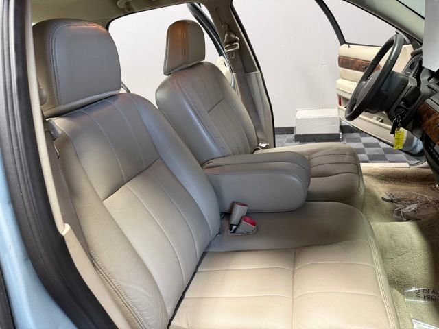 Used 2010 Mercury Grand Marquis LS RWD image 23