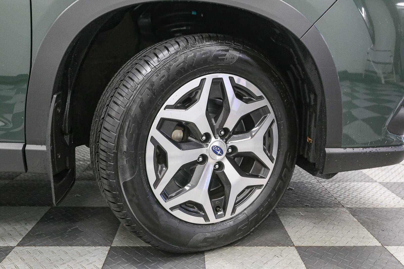 Used 2023 Subaru Forester Premium AWD/4WD image 15