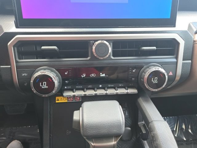 Used 2025 Toyota 4Runner Limited AWD/4WD image 24