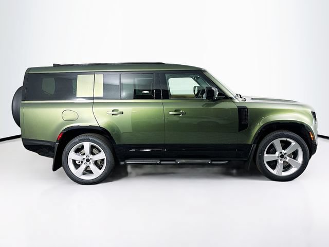 New 2026 Land Rover Defender 130 X-Dynamic SE AWD/4WD image 4