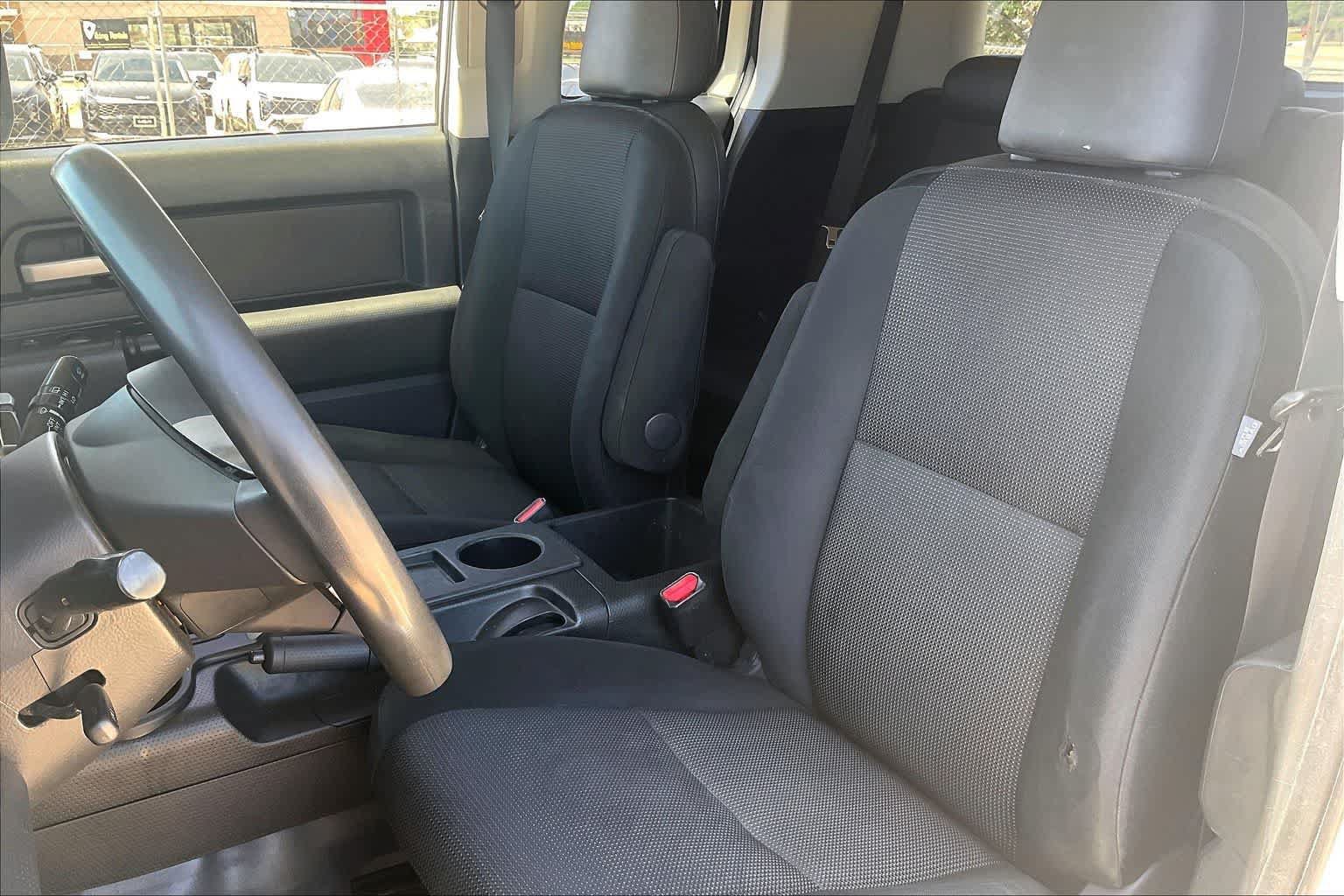 Used 2010 Toyota FJ Cruiser 2WD image 9