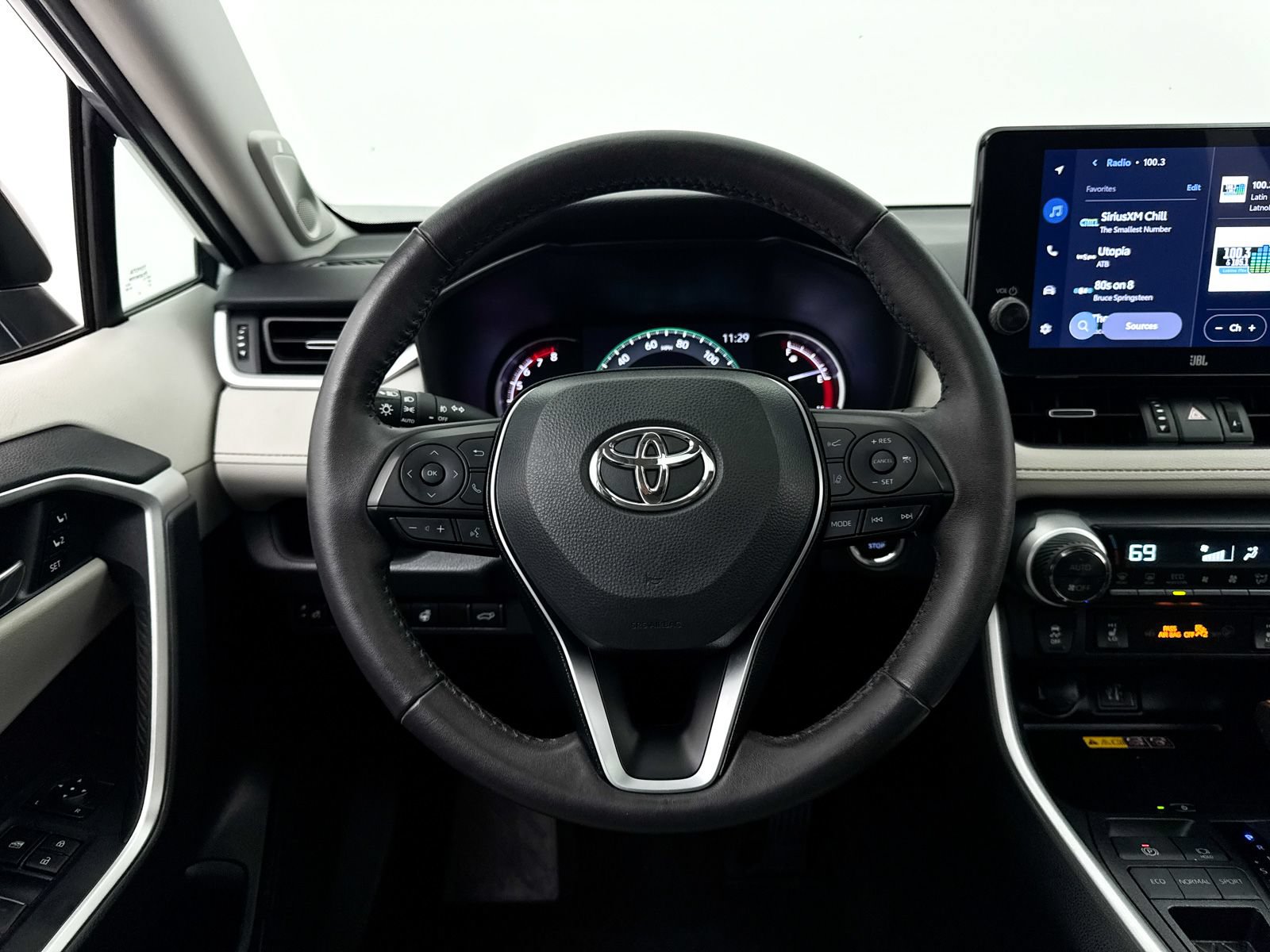 Used 2024 Toyota RAV4 XLE Premium w/ Weather Package FWD image 4
