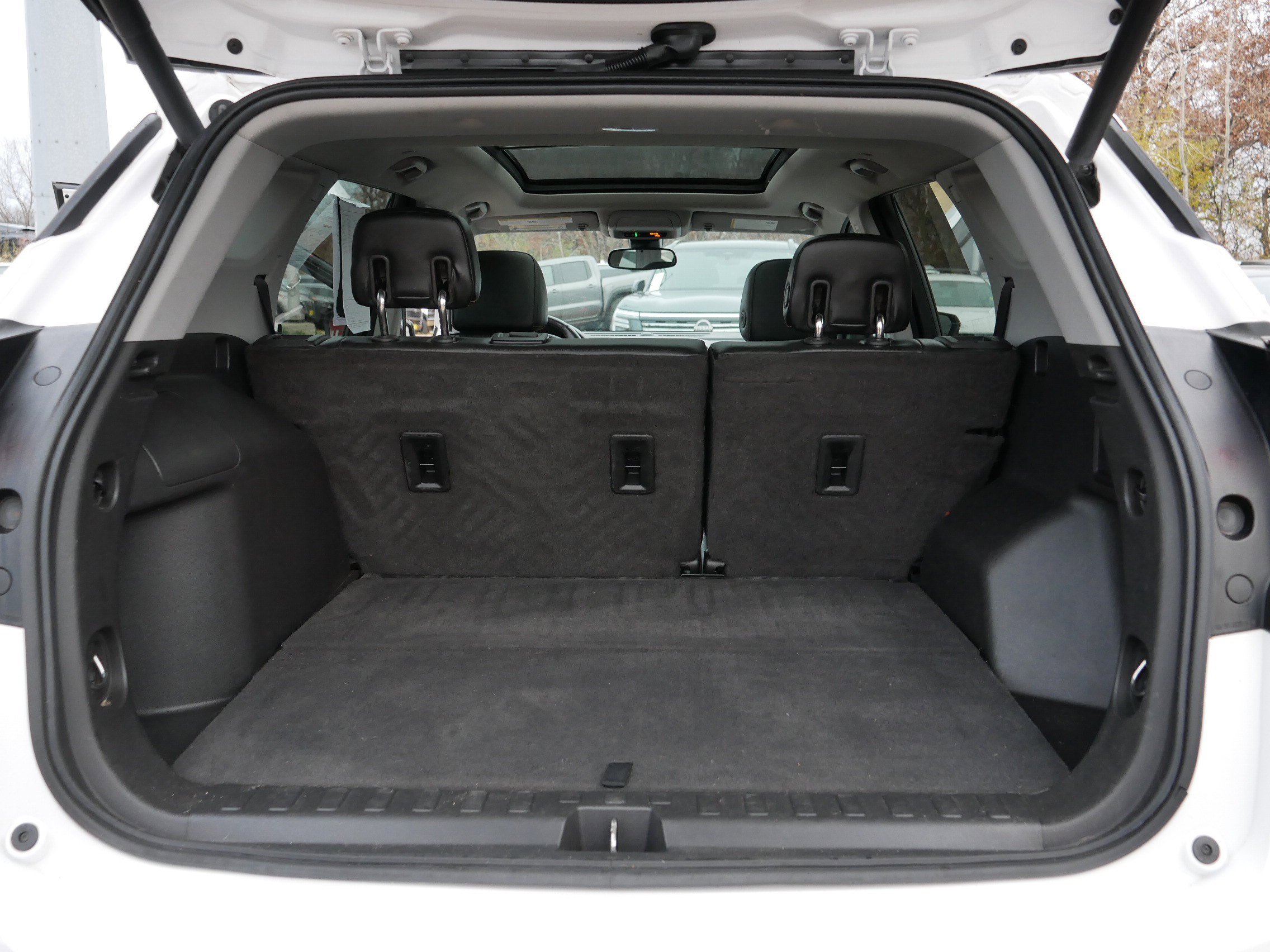 Used 2020 GMC Terrain SLT w/ Preferred Package image 18